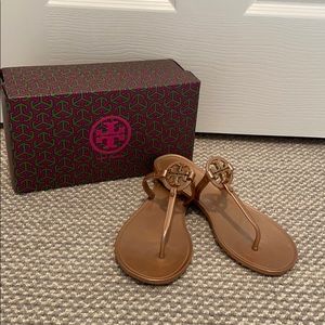 Tory Burch Mini Miller Flat Thong